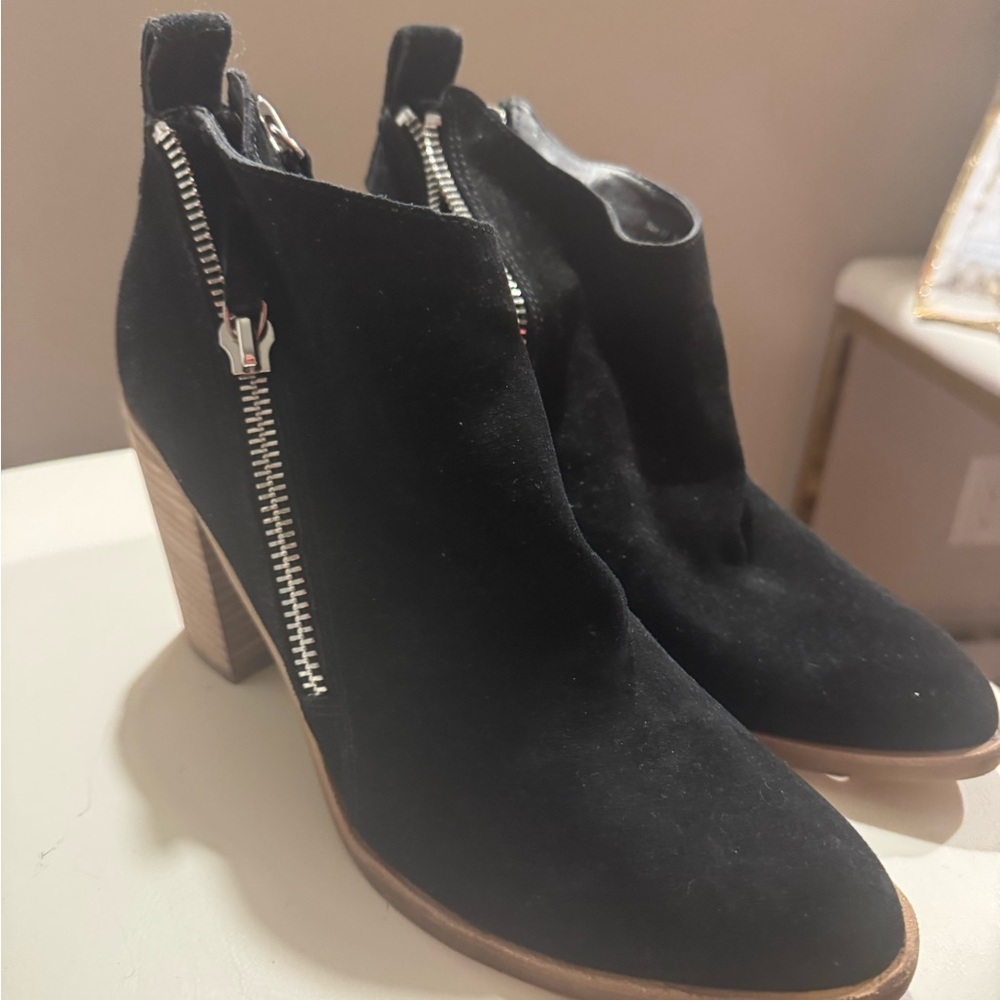Dolce Vita Black Ankle Boots with Suede Finish and Zipper